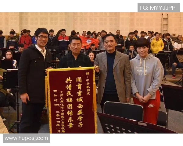 足球明星齐聚一堂共唱激情旋律传递梦想与团结的动人乐章